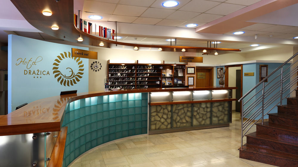 Villa Tamaris - Hotel Resort Drazica Кърк Екстериор снимка