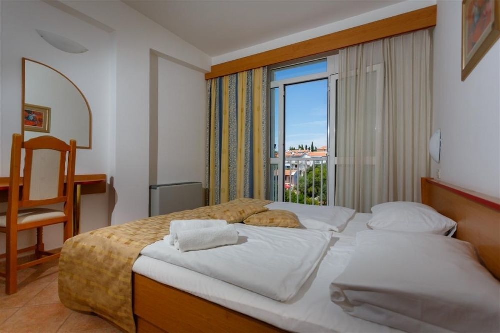 Villa Tamaris - Hotel Resort Drazica Кърк Екстериор снимка