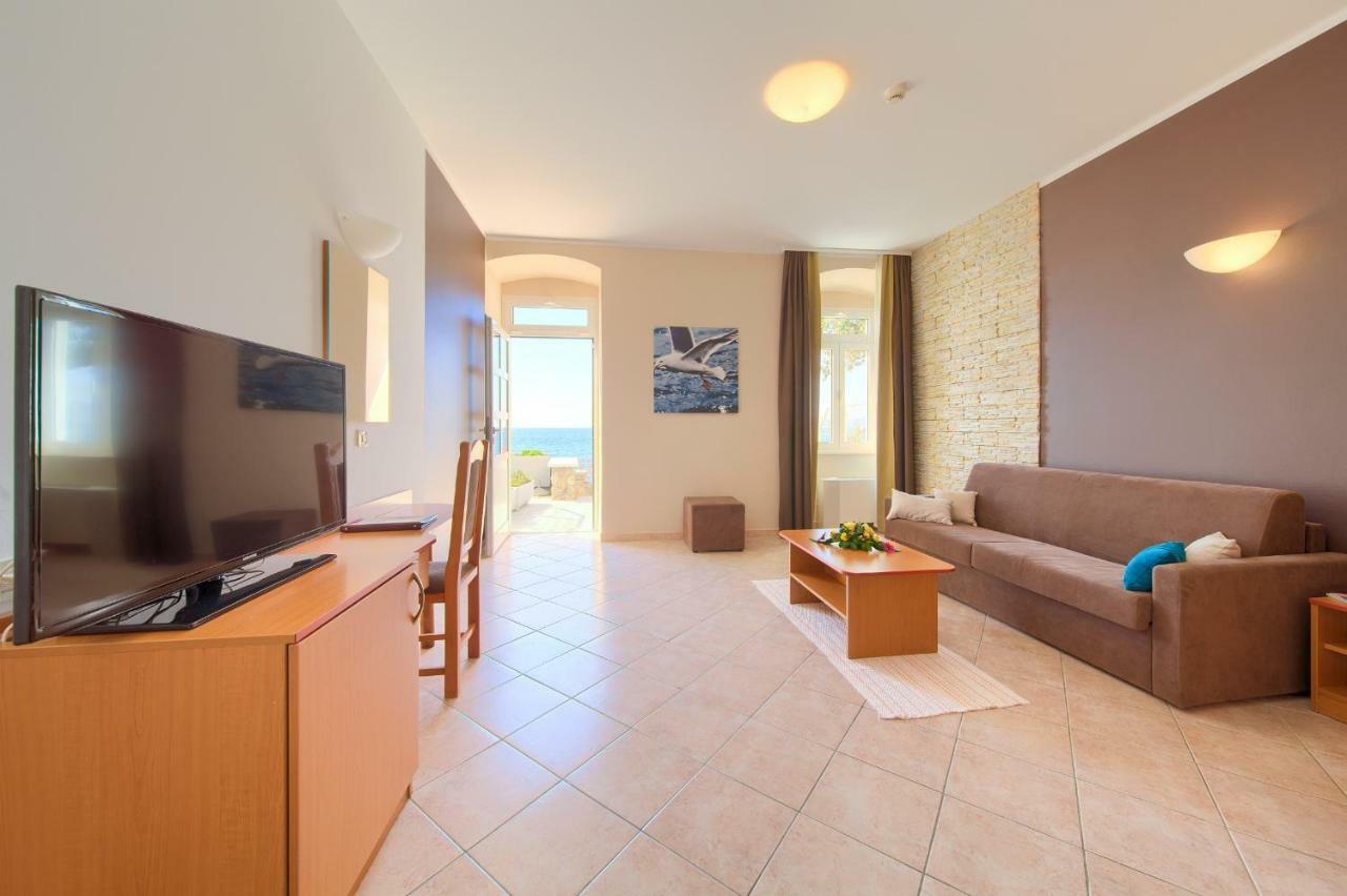 Villa Tamaris - Hotel Resort Drazica Кърк Екстериор снимка